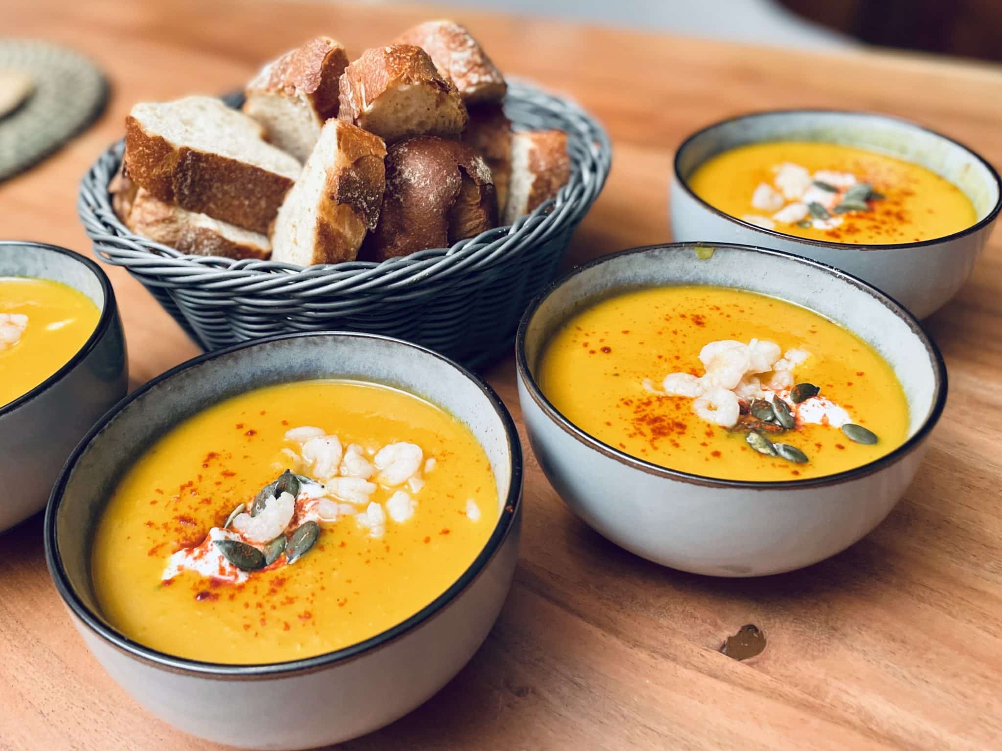 Winterliche Kürbissuppe mit Ingwer und Garnelen - Der Geschmacksdealer